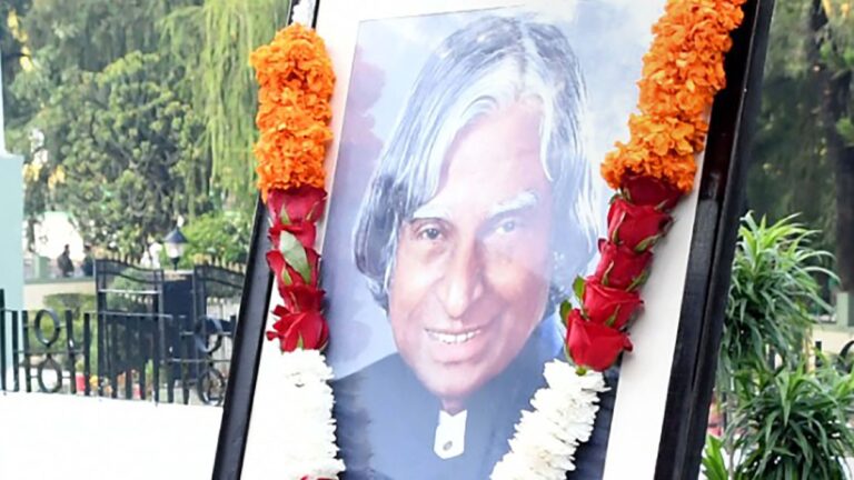 Essay Points on APJ Abdul Kalam: Actual Events Illustrating How Generous And Motivating He Was